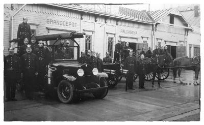 Hanko firefighter at c. 1920 Hanko firefighter at c. 1920
